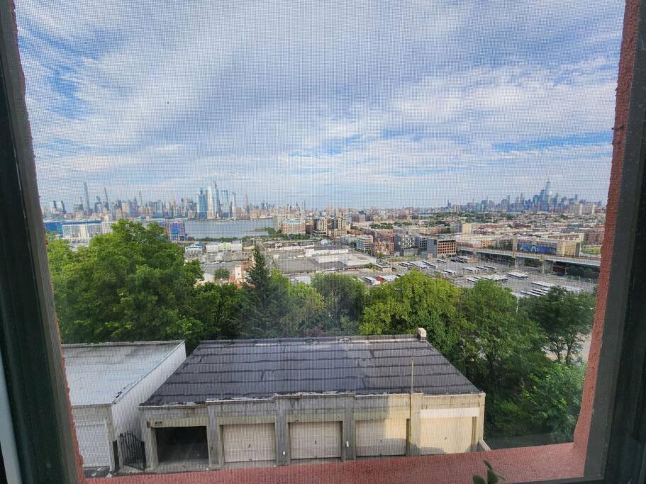Appartamento Elegant 2 Bed Gem! Mins From Nyc Union City Esterno foto