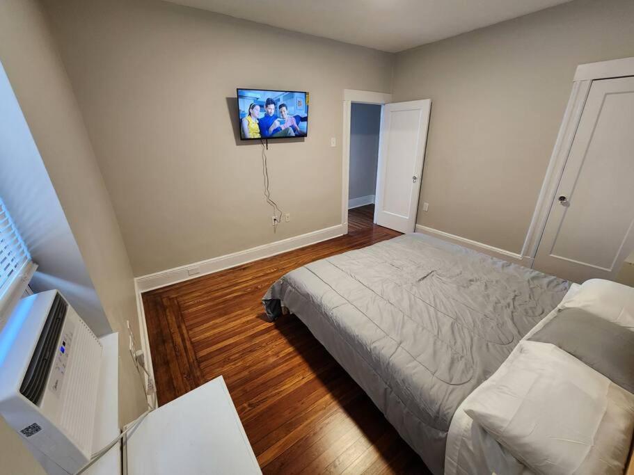 Appartamento Elegant 2 Bed Gem! Mins From Nyc Union City Esterno foto