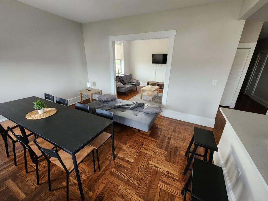 Appartamento Elegant 2 Bed Gem! Mins From Nyc Union City Esterno foto