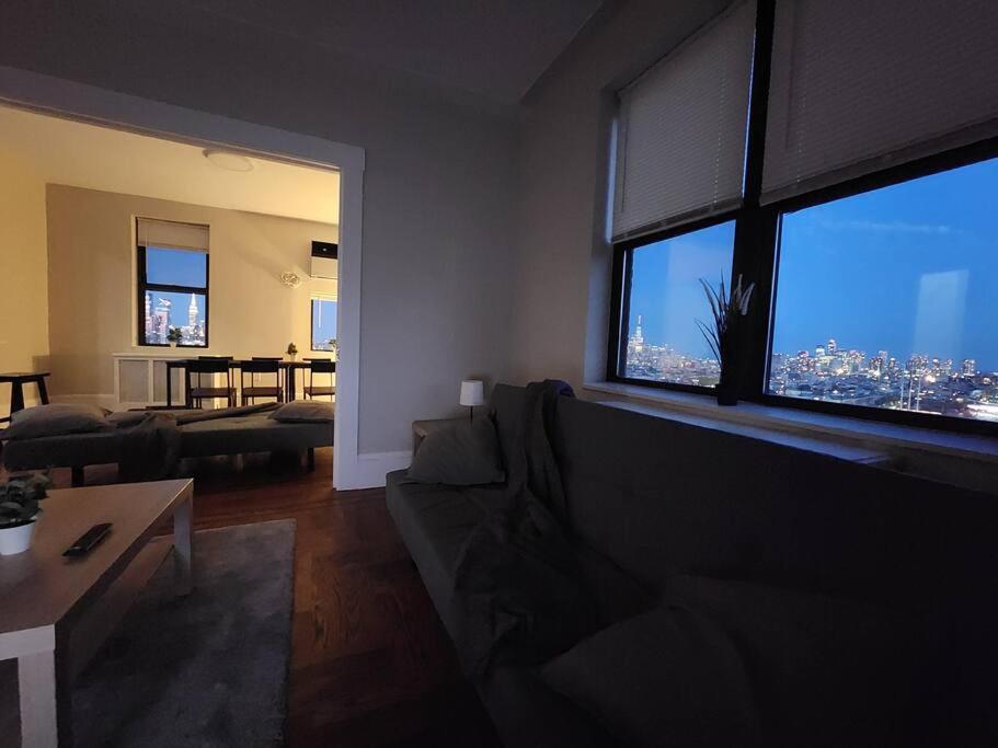 Appartamento Elegant 2 Bed Gem! Mins From Nyc Union City Esterno foto